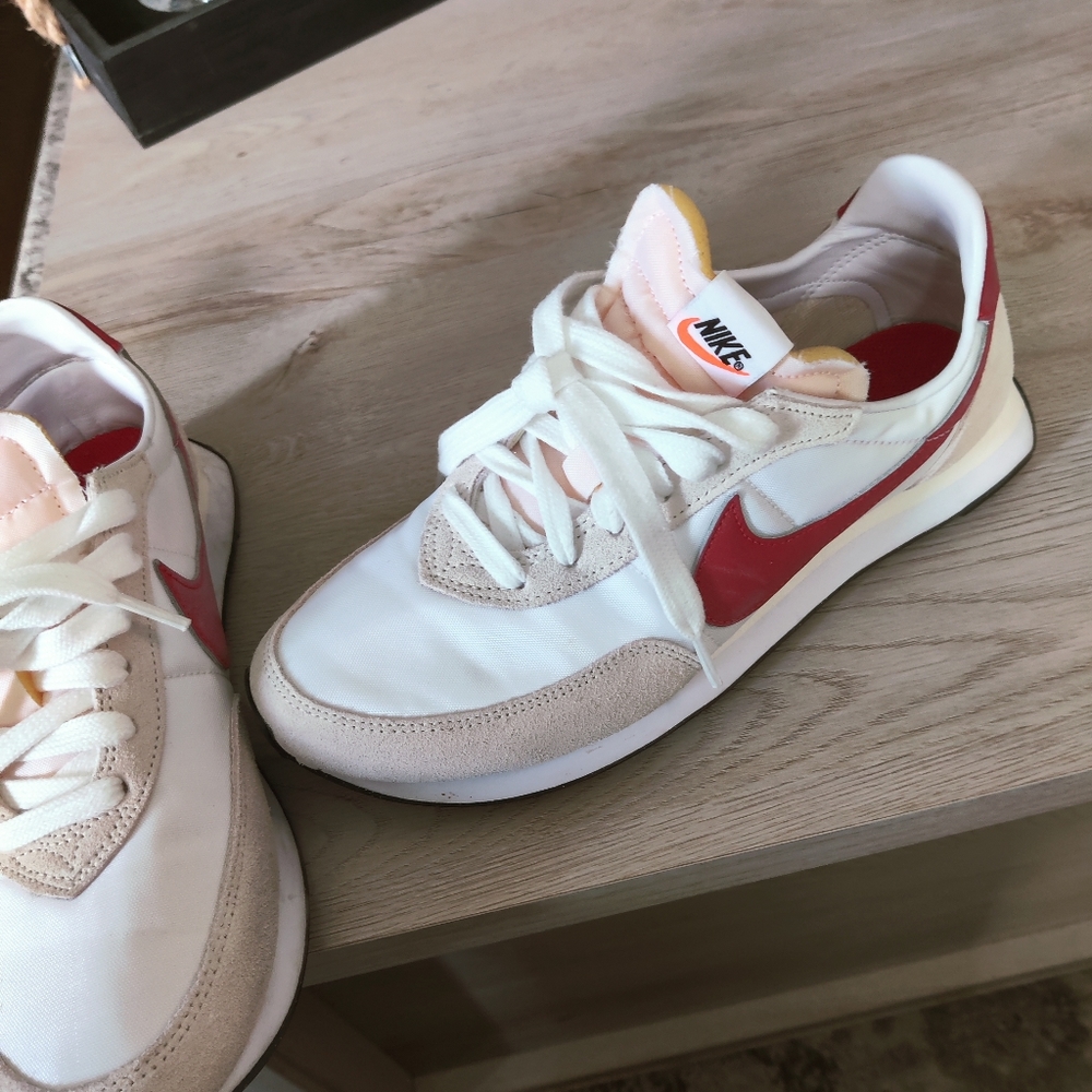 Men's Nike shoes size 6